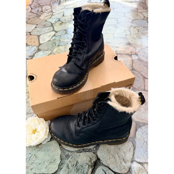 DR MARTENS FAUX FUR CLASSIC BOOTS - Picture 2 of 16